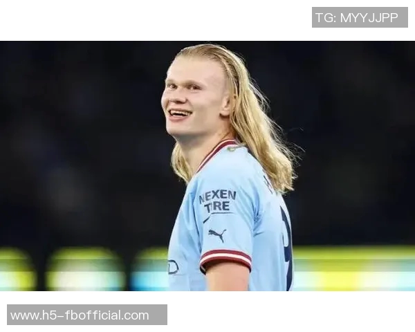 哈兰德错失绝佳机会左脚推射被大马丁轻松扑住