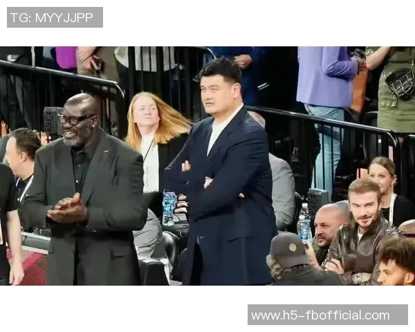 明星聚会小贝与成龙姚明奥尼尔同框自拍引发热议