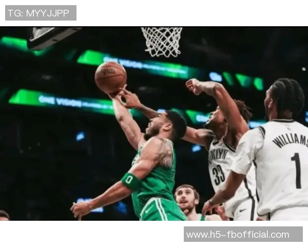 新秀中锋奎因表现起伏10投仅3中贡献9分8篮板3助攻2盖帽2失误