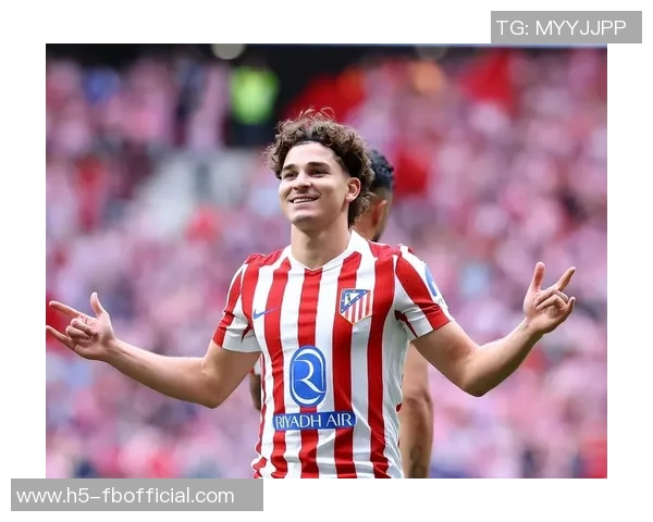 巴萨高层称阿尔瓦雷斯为顶级前锋并表示球队有意签约