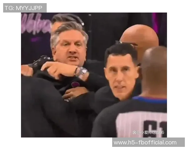 森林狼末节惨遭逆转落后29分芬奇换替补引发华子不满直接离场 森林狼末节惨遭逆转落后29分芬奇换替补引发华子不满直接离场