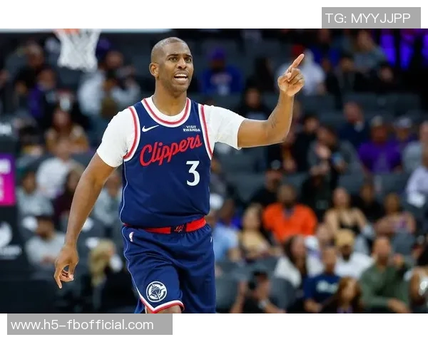 克里斯保罗或将被猛龙裁掉或买断外界普遍关注其未来动向 克里斯保罗或将被猛龙裁掉或买断外界普遍关注其未来动向