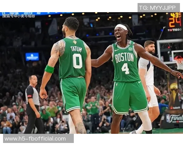 沃尔什全场最高前场板助力球队表现出色14分11板成关键球员